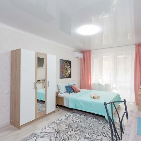Стильная Квартира В Золотом Квадрате Almaty Esterno foto